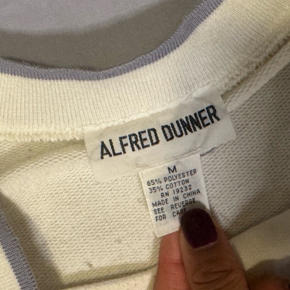 Alfred Dunner Vintage Embroidered Cream Sweater, Sz Medium - Picture 4 of 4